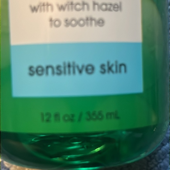 NIP! Yes to Cucumbers Gentle Toner. 12 ounces - Picture 2 of 3